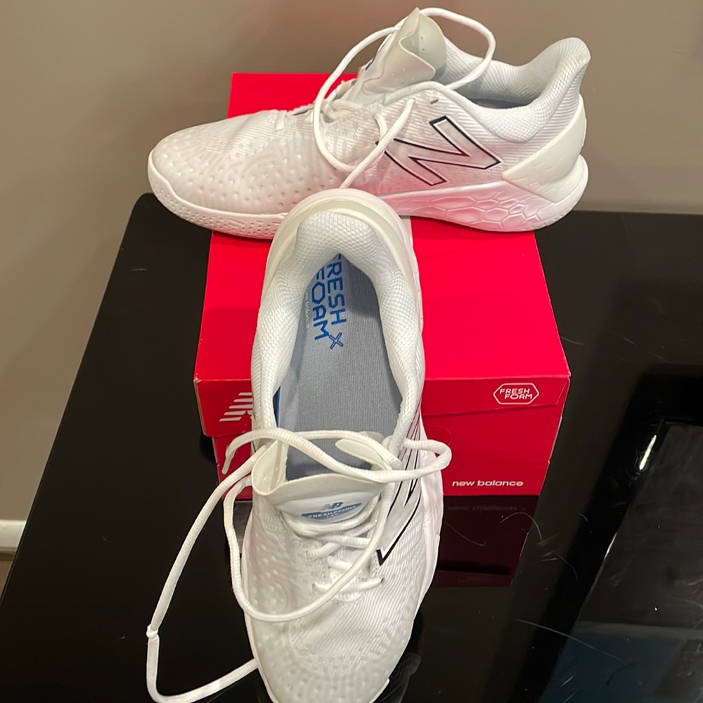 Women’s fresh form lav new balance tennis sneaker